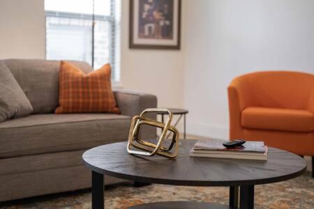 The O'Keeffe-2Nd Floor Boutique Hotel Suite Bentonville Kültér fotó
